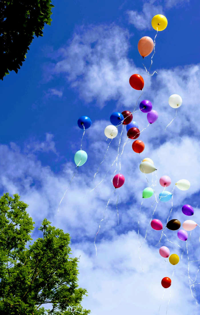 Luftballons im Himmel Roman_Synkevych