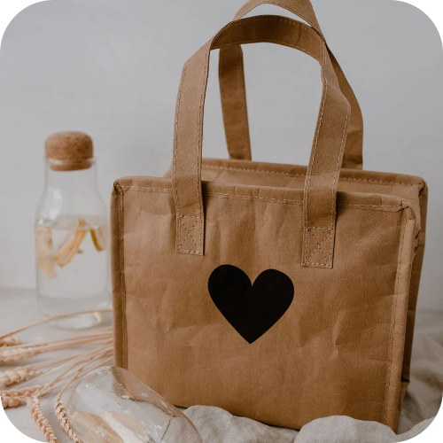 Nachhaltige Kühltasche aus Papier mit Herz Motiv