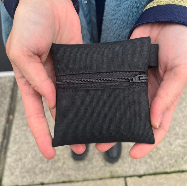 Nachhaltige Upcycling-Tasche aus Neopren in 2 Farben