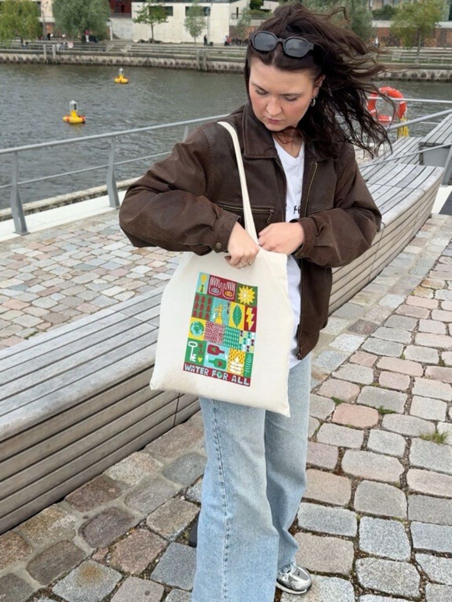 Viva con Agua Jute Beutel by David Shillinglaw in 2 Farben Viva con Agua Jute Beutel by David Shillinglaw in 2 Farben